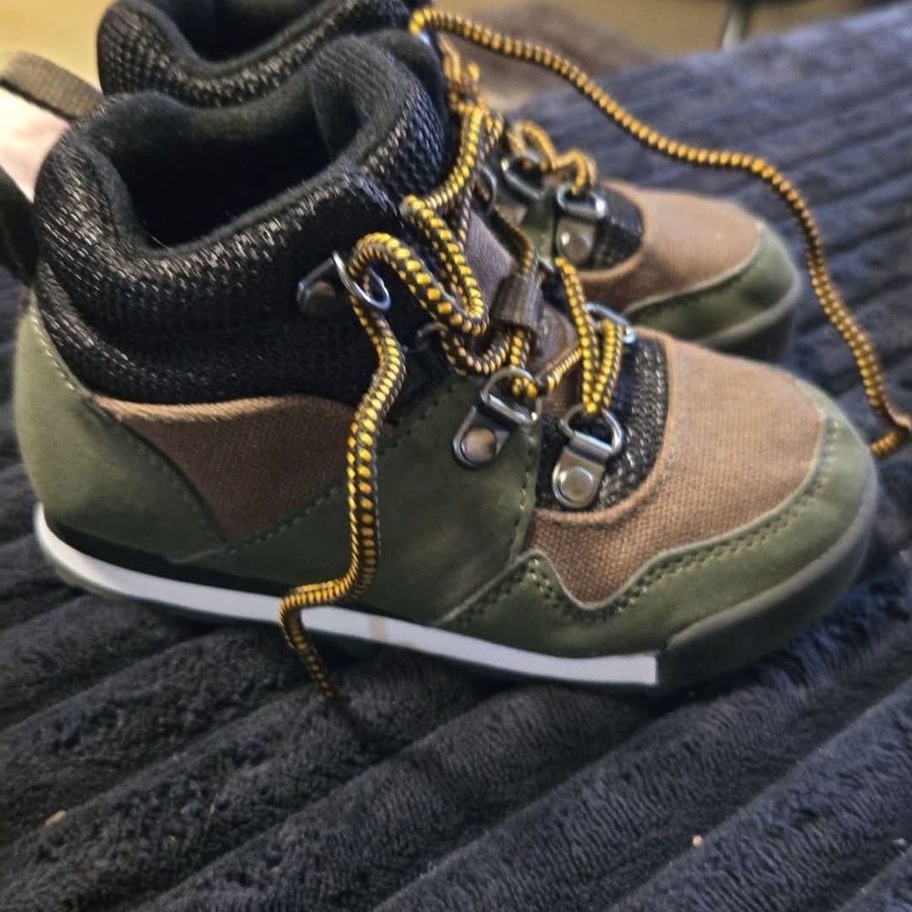 Stylish Black and Green Baby Boots
